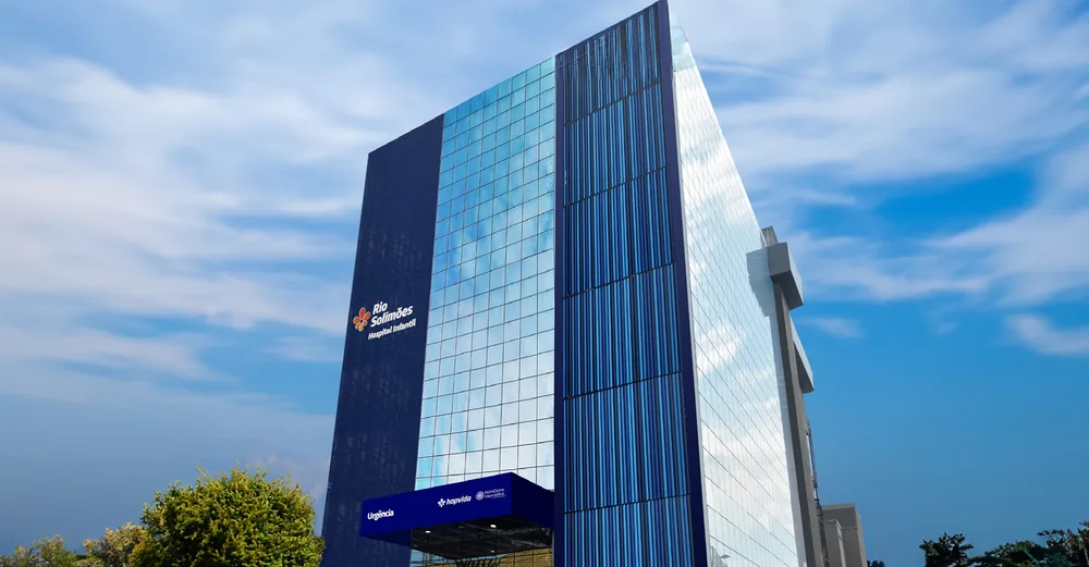 Torre hospitalar moderna da rede própria Hapvida